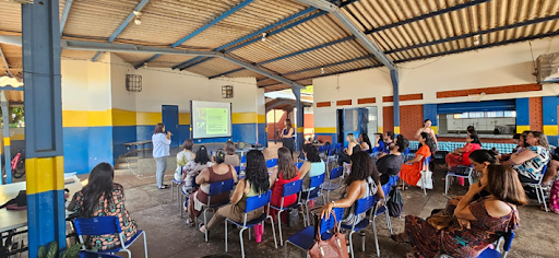 Escolas Plurilíngues: caminhos para projetos interdisciplinares